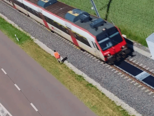 Should we put solar panels on railway&nbsp;lines?
